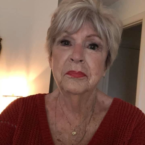 Meet your Posher, Patricia - Picture 1 of 1